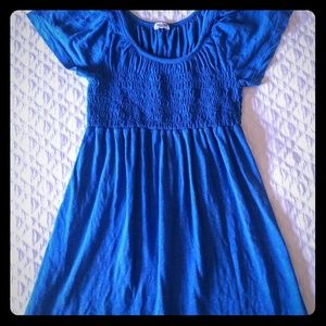 Cerulean blue short sleeved scoop neck shirt